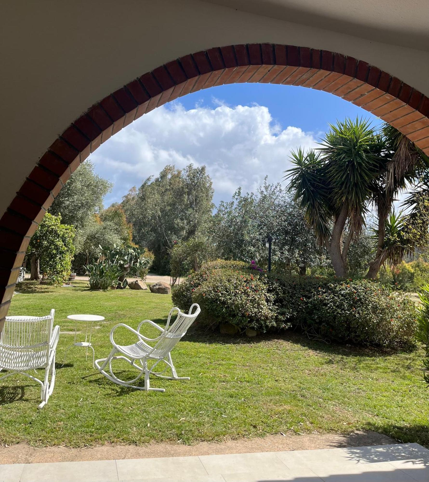 Bidd'E Majori Bed & Breakfast San Priamo Exterior photo